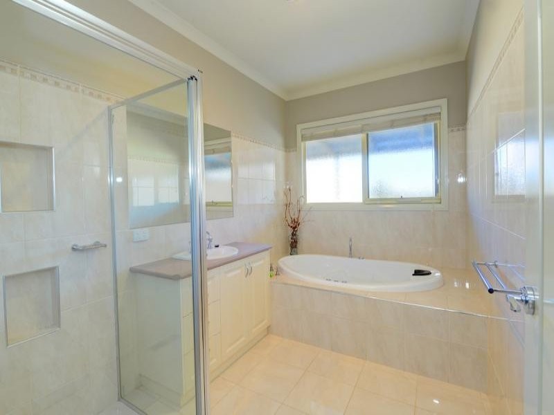 58 O’Farrell Court, Cambrian Hill VIC 3352