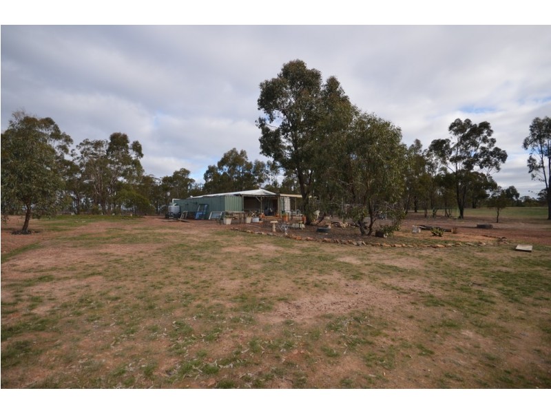 99 Glenister Gap Road, Navarre VIC 3384