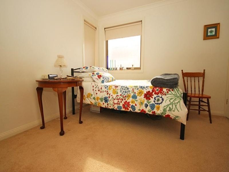 27 Ayrvale Avenue, Lake Gardens VIC 3355