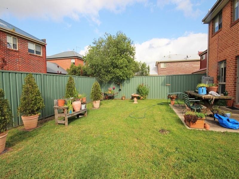 27 Ayrvale Avenue, Lake Gardens VIC 3355