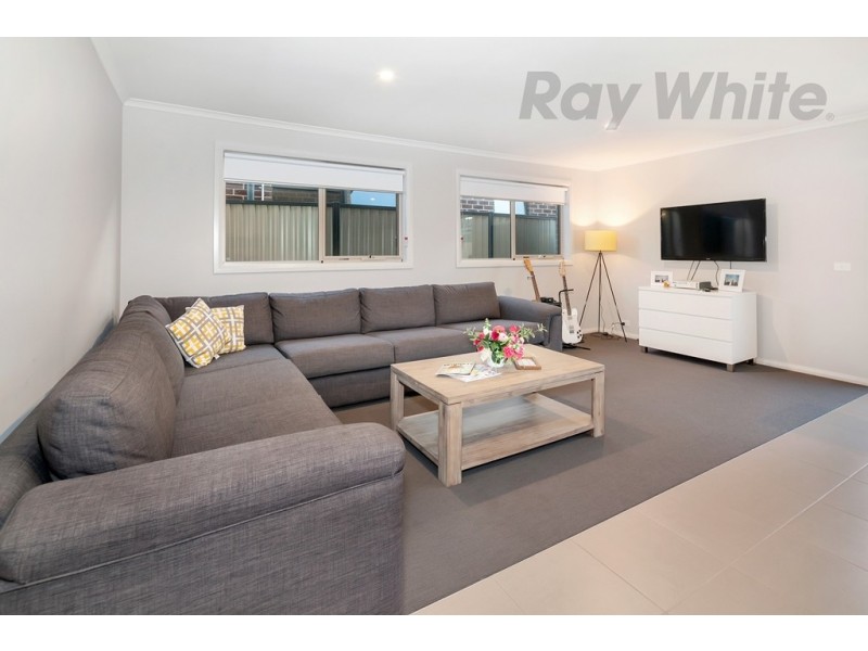 21 Ron Court, Canadian VIC 3350