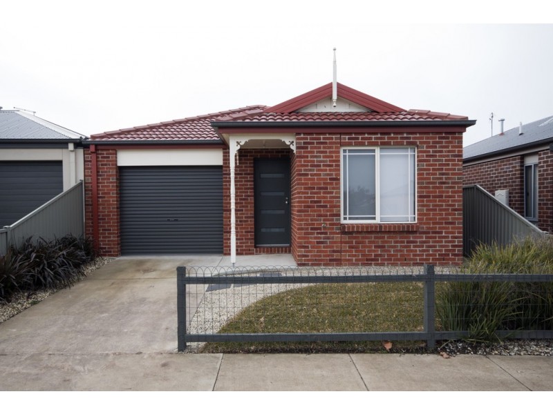 17 Yarra Park Drive, Sebastopol VIC 3356