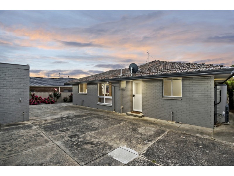4 Maxlyn Avenue, Ballarat East VIC 3350
