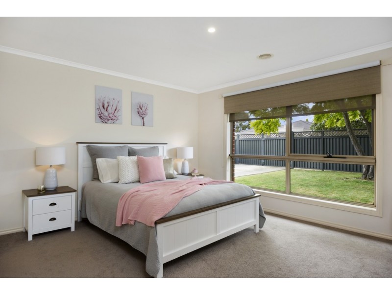 1 Ashford Court, Invermay Park VIC 3350