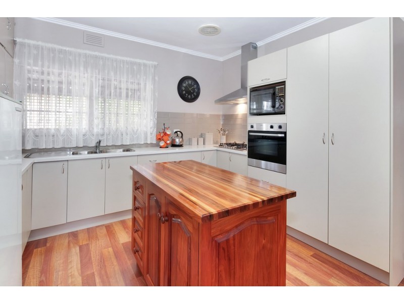 41 Maple Avenue, Wendouree VIC 3355