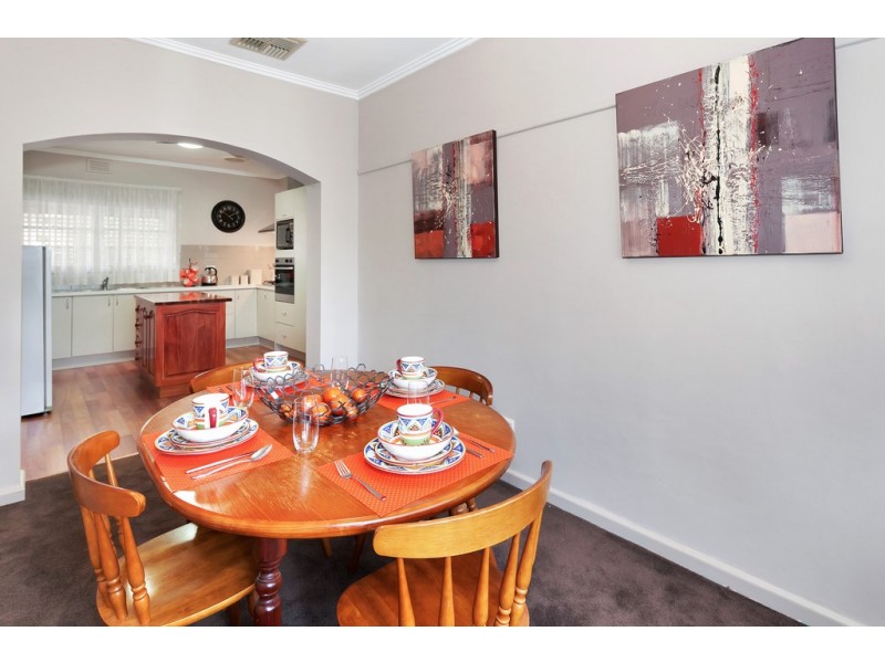 41 Maple Avenue, Wendouree VIC 3355