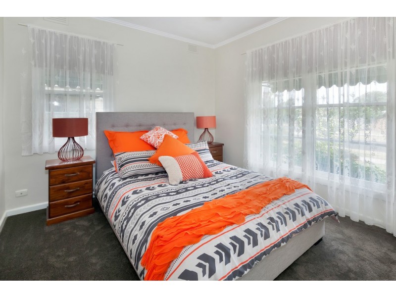 41 Maple Avenue, Wendouree VIC 3355