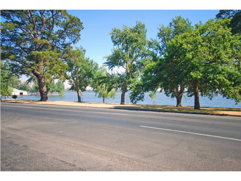 1420 Sturt Street, Lake Wendouree VIC 3350