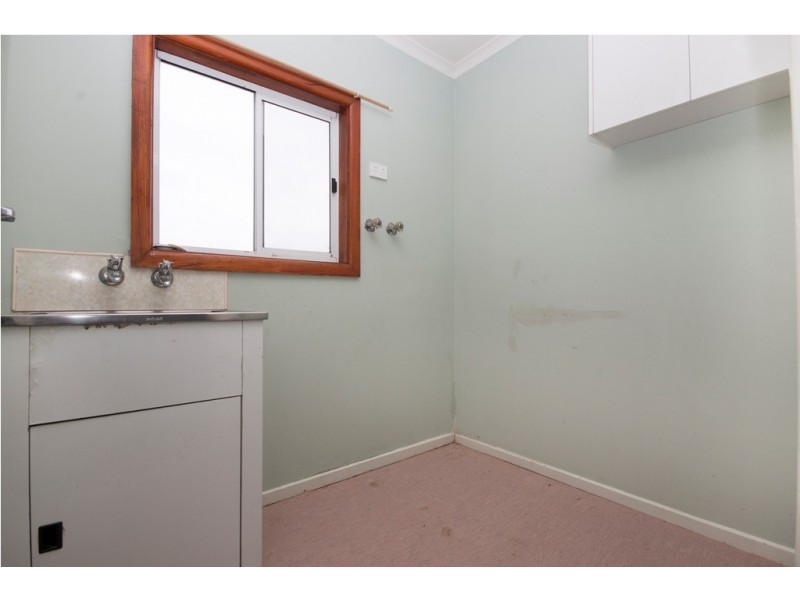 6 Violet Grove, Wendouree VIC 3355