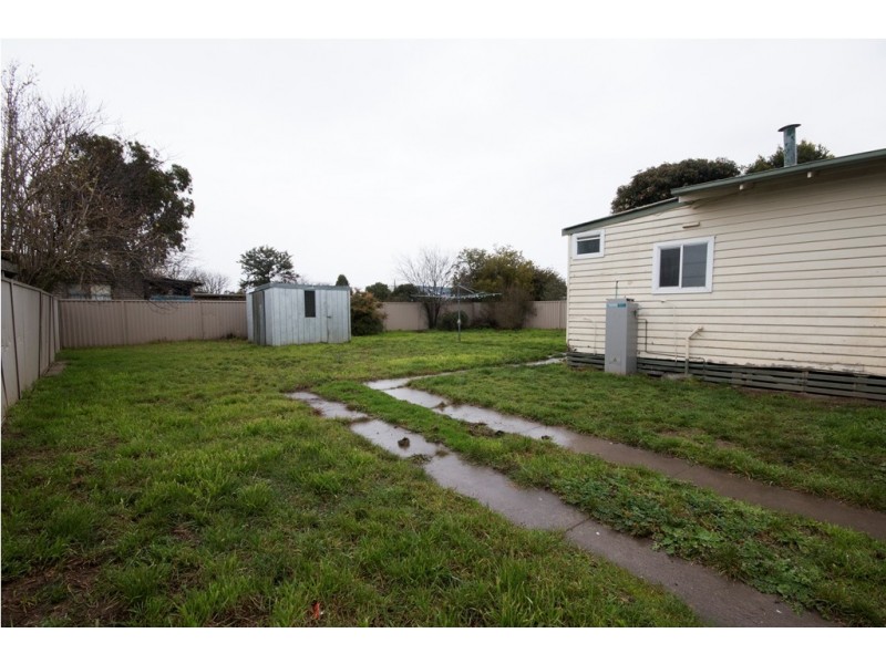 6 Violet Grove, Wendouree VIC 3355