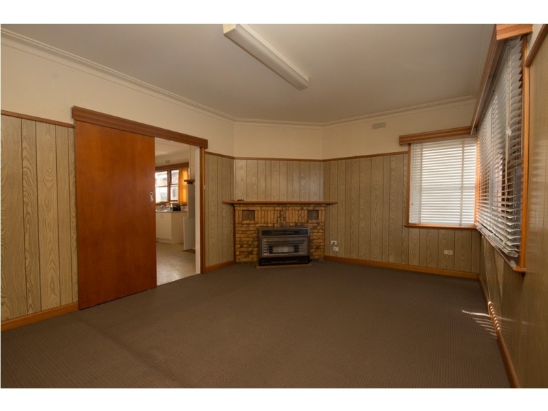 16 Albert Street, Sebastopol VIC 3356