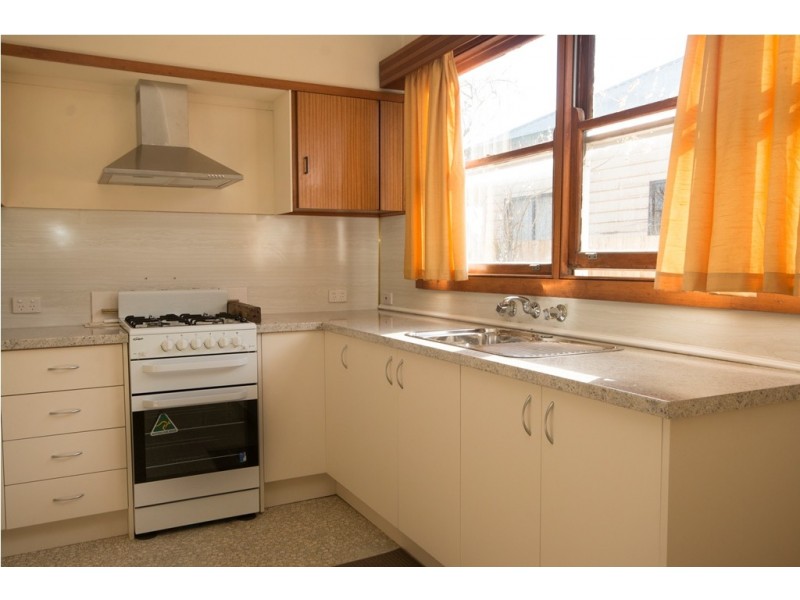 16 Albert Street, Sebastopol VIC 3356