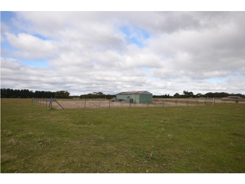 CA 16 Horsecrafts Road, Lal Lal VIC 3352