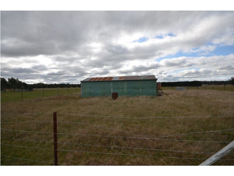 CA 16 Horsecrafts Road, Lal Lal VIC 3352