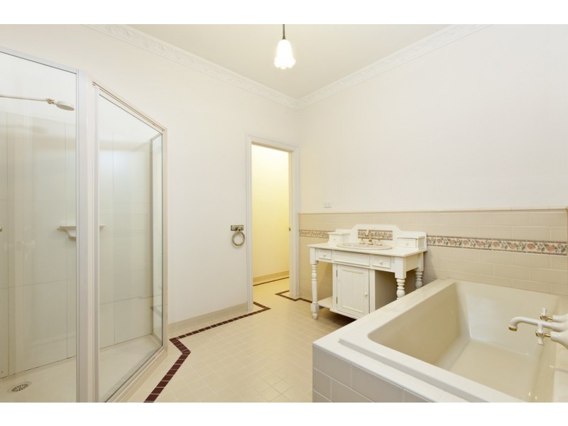 6 Gray Street, Ballarat East VIC 3350