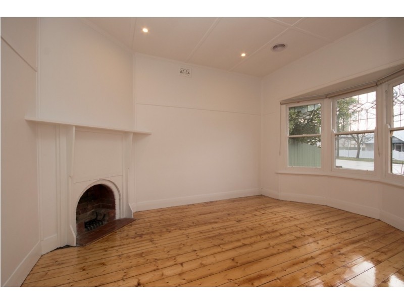 304 Pleasant Street South, Newington VIC 3350