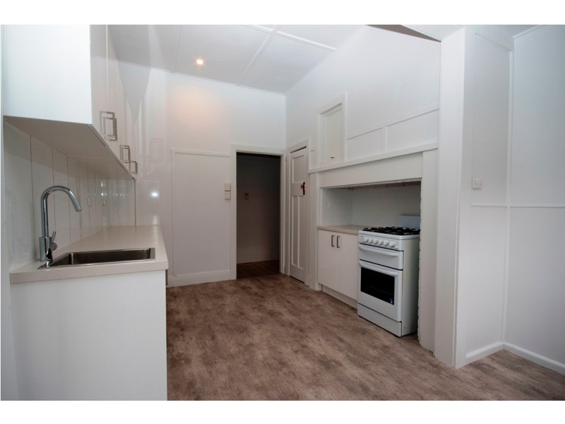 304 Pleasant Street South, Newington VIC 3350