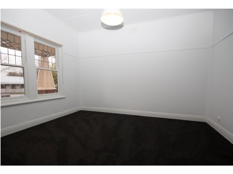 304 Pleasant Street South, Newington VIC 3350