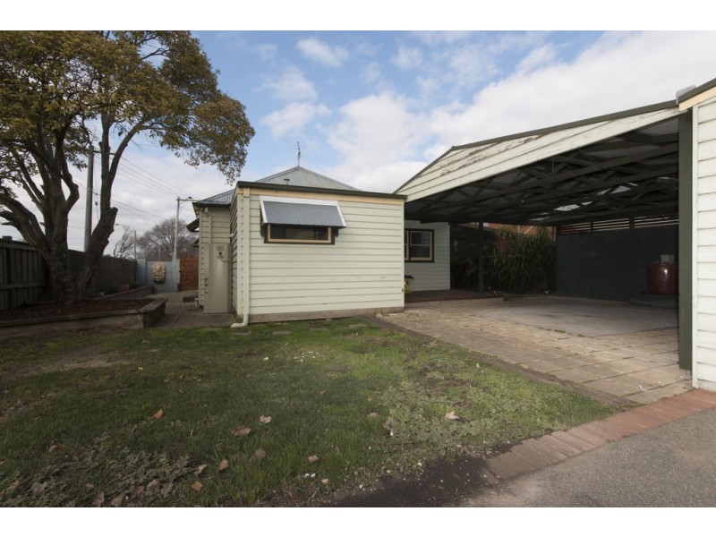 2 Adair Street, Redan VIC 3350