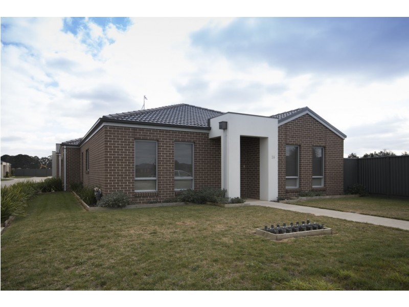 2 Rindle Close, Delacombe VIC 3356