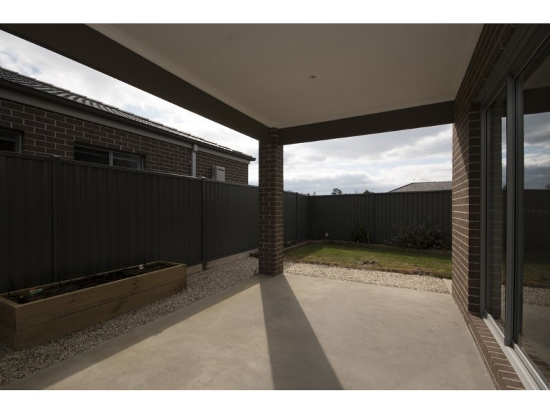 2 Rindle Close, Delacombe VIC 3356