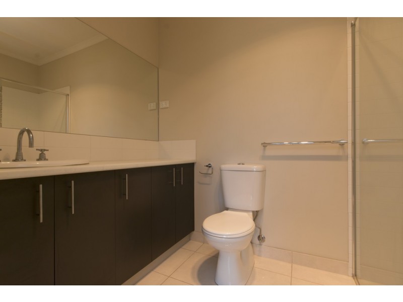 2 Rindle Close, Delacombe VIC 3356