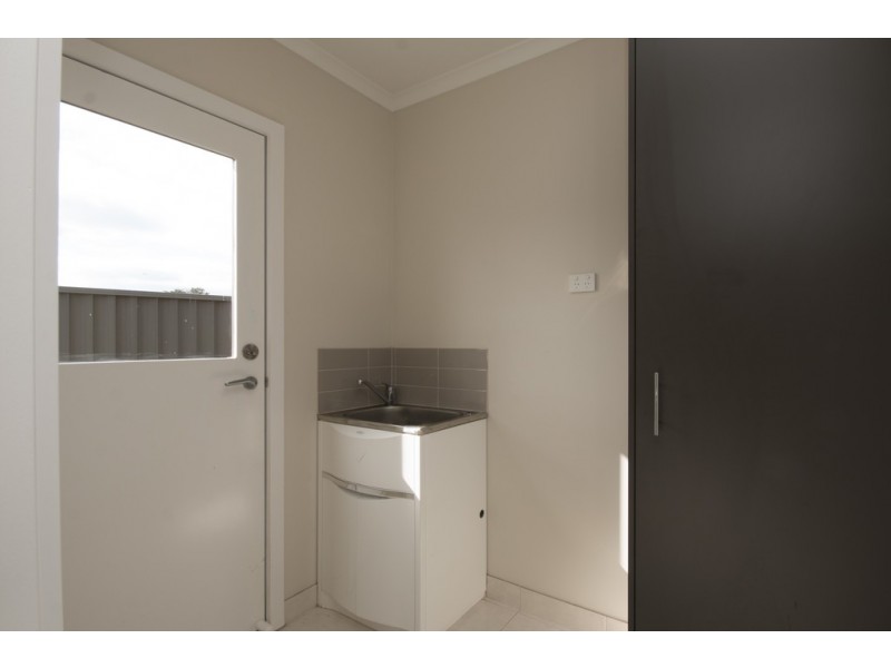 2 Rindle Close, Delacombe VIC 3356