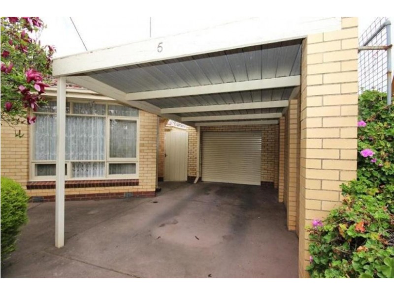 5 El Ramelah Avenue, Wendouree VIC 3355