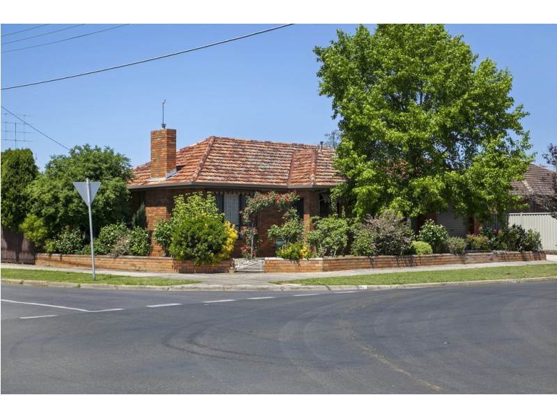 4 Margaret Street, Wendouree VIC 3355