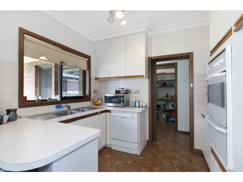 4 Margaret Street, Wendouree VIC 3355