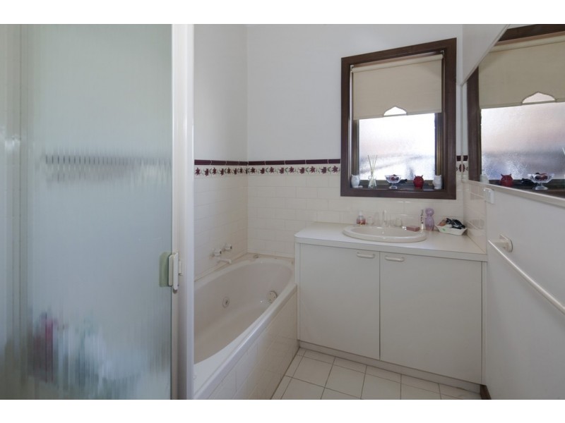 4 Margaret Street, Wendouree VIC 3355