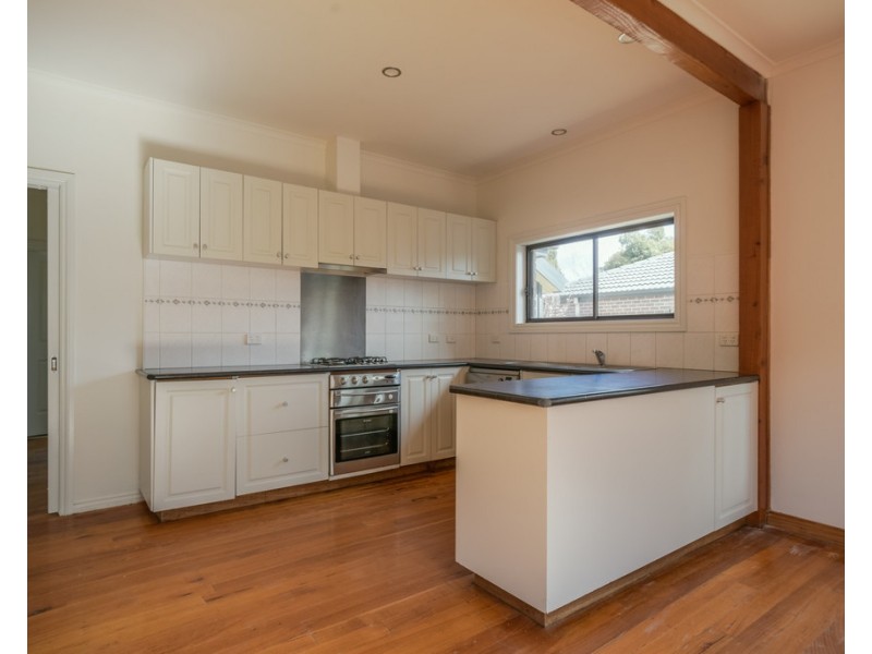 1/332a Albert Street, Sebastopol VIC 3356
