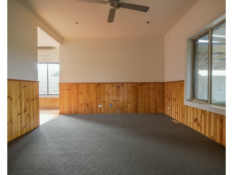 1/332a Albert Street, Sebastopol VIC 3356