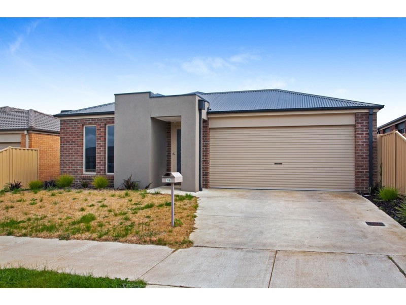 16 Bolton Street, Sebastopol VIC 3356