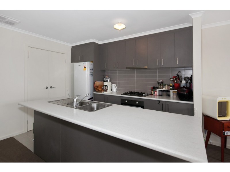 16 Bolton Street, Sebastopol VIC 3356