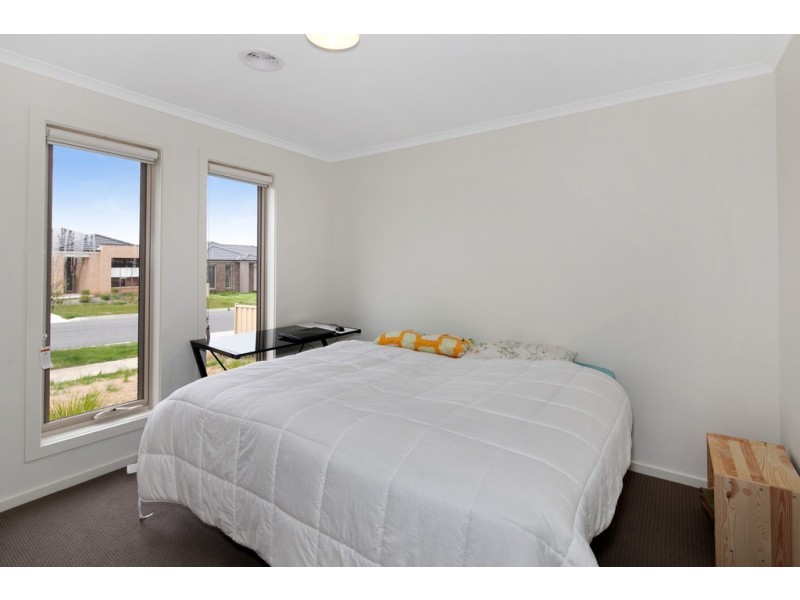 16 Bolton Street, Sebastopol VIC 3356