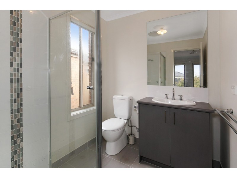 16 Bolton Street, Sebastopol VIC 3356