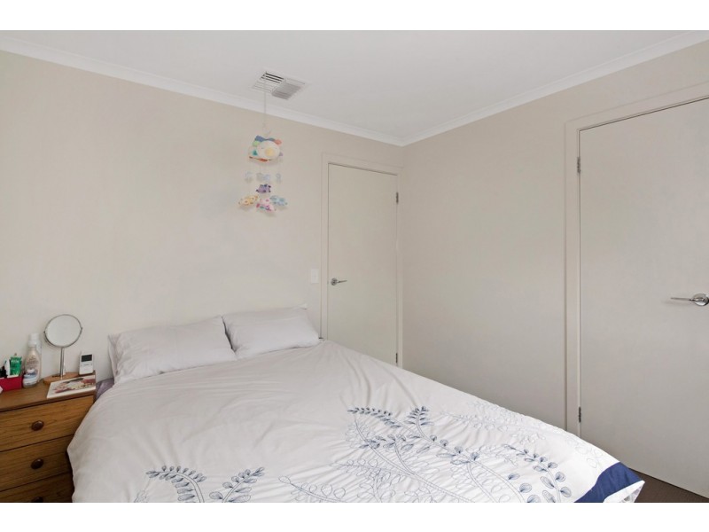 16 Bolton Street, Sebastopol VIC 3356