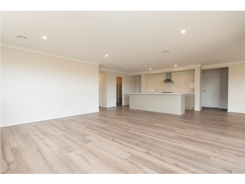 27 Elegante Road, Delacombe VIC 3356