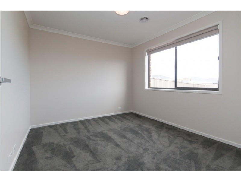 27 Elegante Road, Delacombe VIC 3356