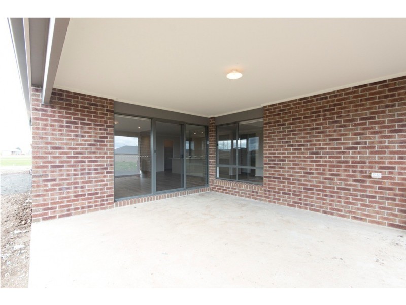 27 Elegante Road, Delacombe VIC 3356