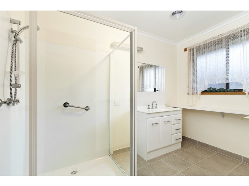 156 Learmonth Road, Wendouree VIC 3355