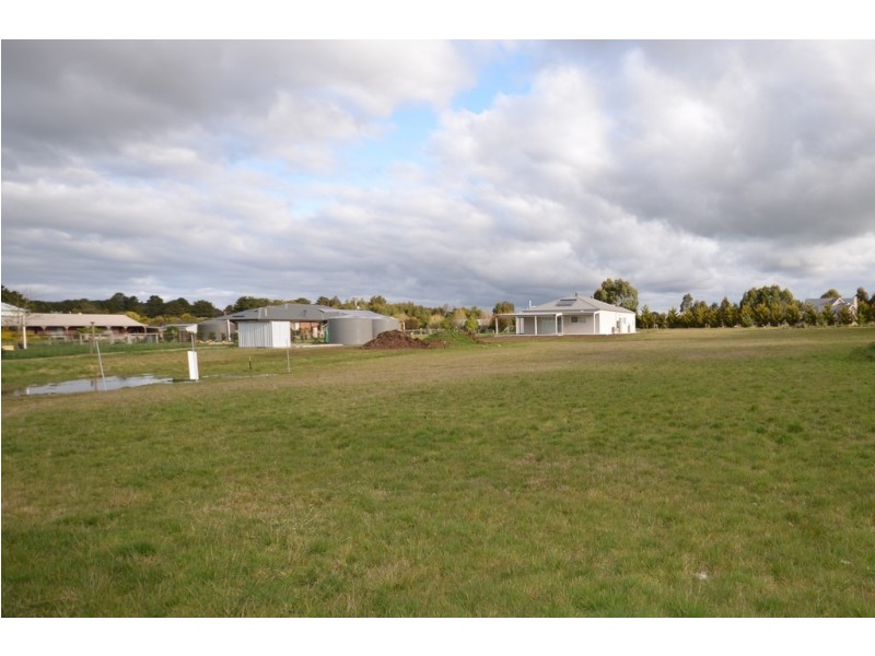 69 Urquhart Street, Gordon VIC 3345