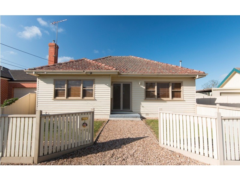 3 Linden Avenue, Wendouree VIC 3355