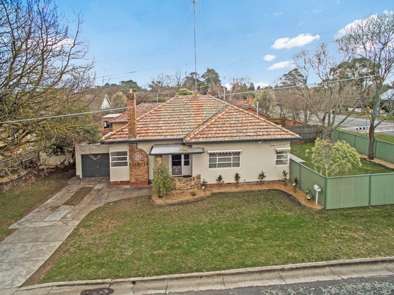 9 Lindisfarne Crescent, Lake Wendouree VIC 3350