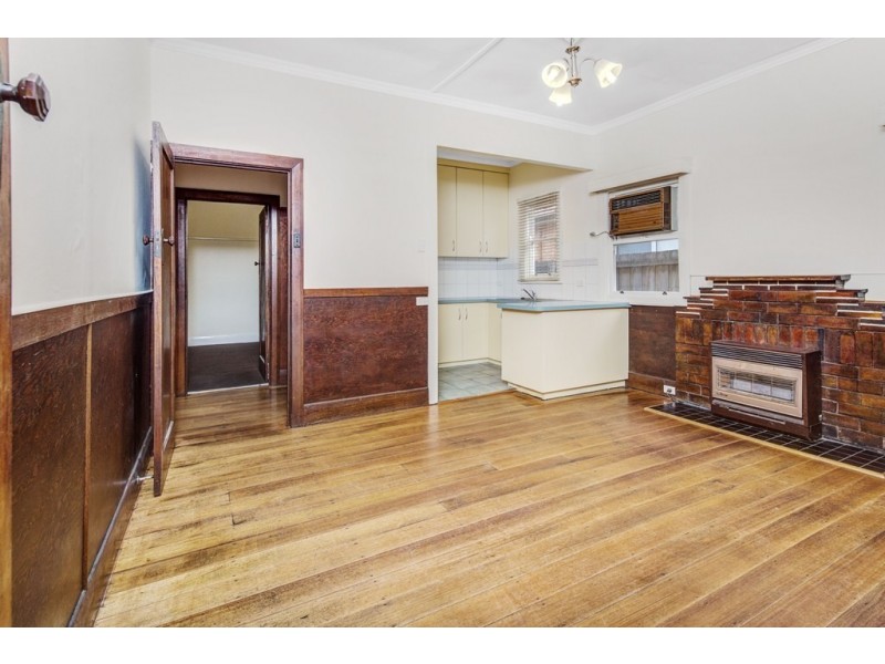 9 Lindisfarne Crescent, Lake Wendouree VIC 3350