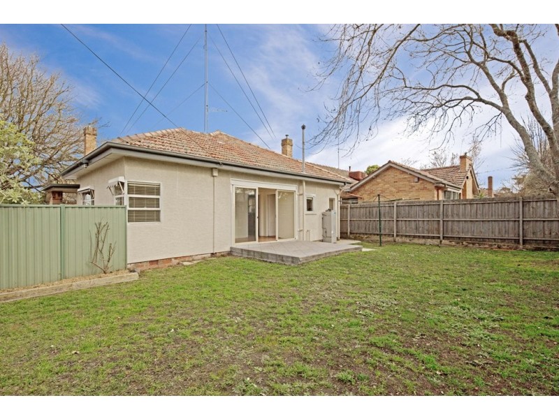 9 Lindisfarne Crescent, Lake Wendouree VIC 3350