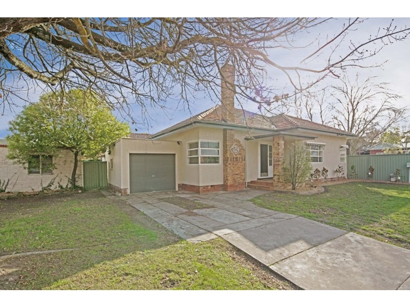 9 Lindisfarne Crescent, Lake Wendouree VIC 3350