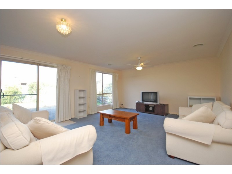 46 St Andrews Place, Lake Gardens VIC 3355