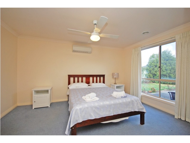 46 St Andrews Place, Lake Gardens VIC 3355